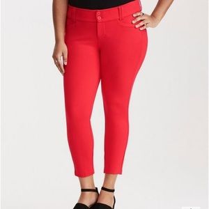 Torrid All-Nighter cropped trouser/pant tapered leg rayon/spandex Grey size 24